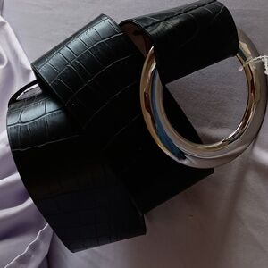 Coldwater Creek  Leather belt  w Lizard  pattern Z40X2 in $39 nwt  +free scarf I